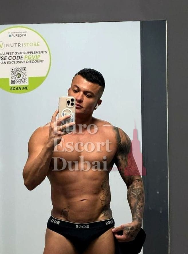 Ruslan, 26, escort in Dubai — black hair, 173 cm (photo 9 of 13)