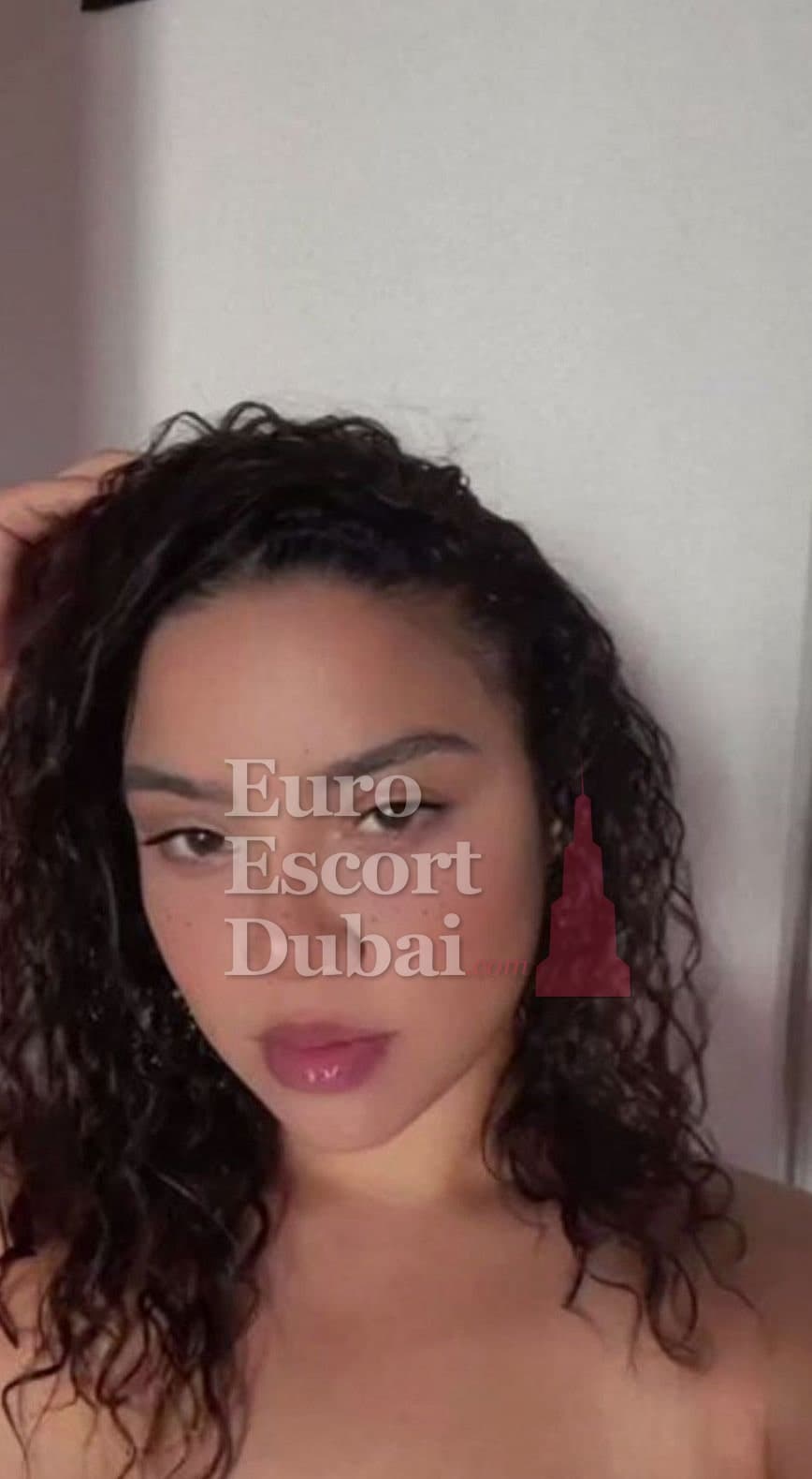Renee, 28, escort in Dubai — French, 169 cm (photo 2 of 6)