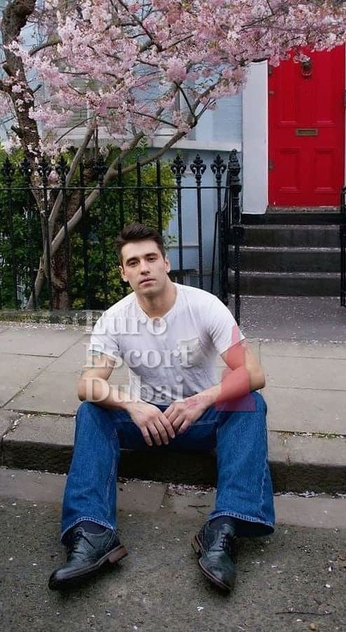 Lorenzo, 33, escort in Dubai — 180 cm, black hair (photo 8 of 12)