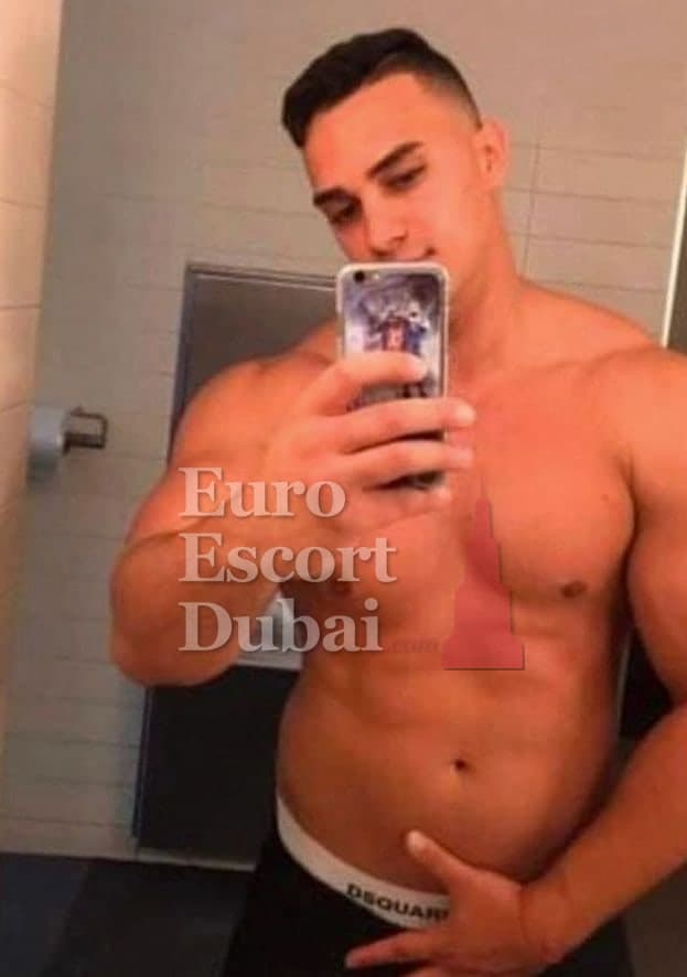 Rayan, 27, escort in Dubai — 183 cm, black hair (photo 2 of 5)