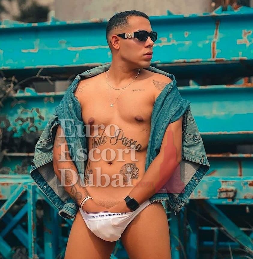 Marcus, 25, escort in Dubai — 180 cm, black hair (photo 6 of 13)