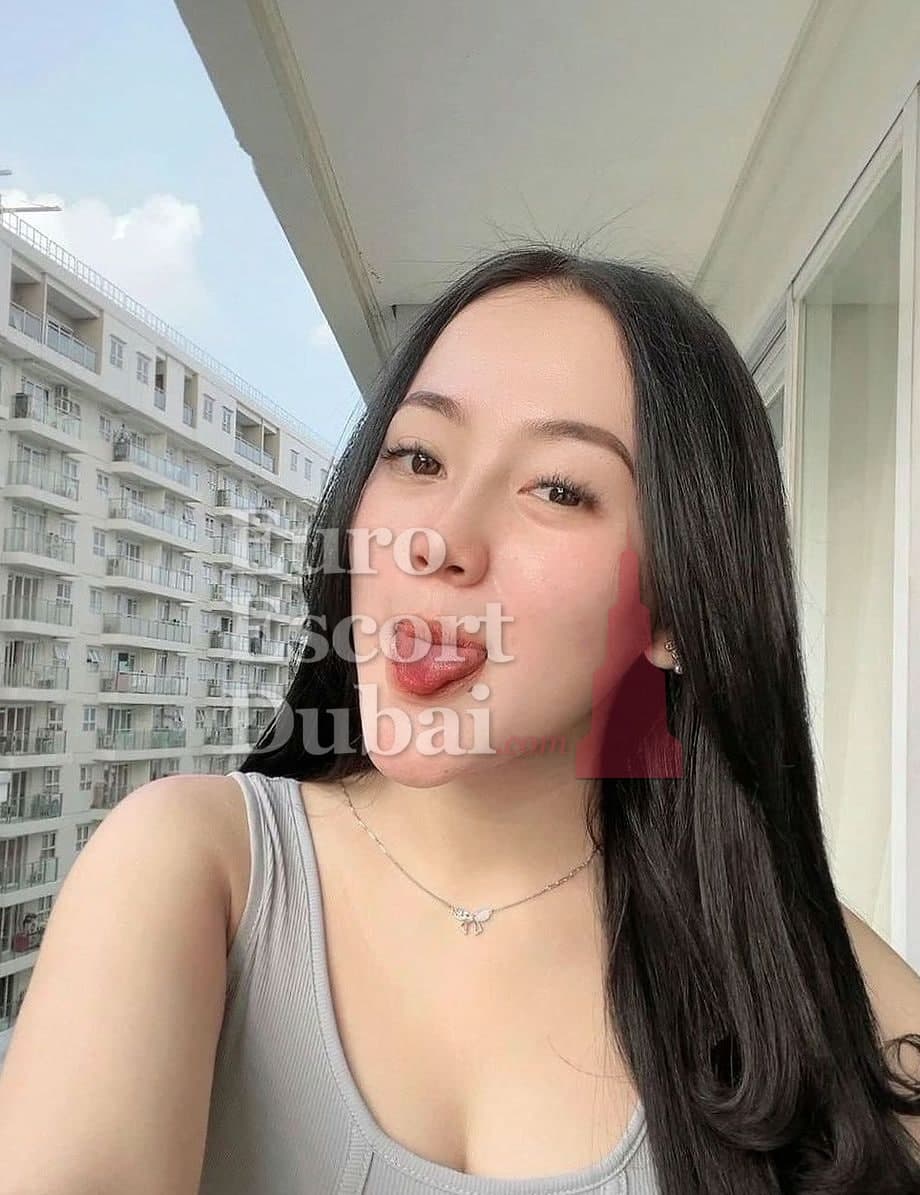 Kannika, 23, escort in Dubai — Indonesian, 165 cm (photo 2 of 6)