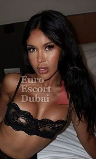 Fabiana, 28, escort in Dubai — Colombian, 155 cm (photo 5 of 13)
