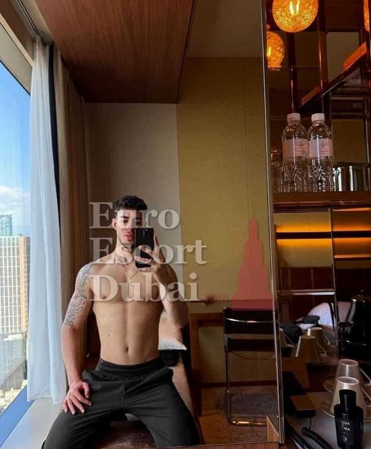 Blake, 24, escort in Dubai — blonde hair, 185 cm (photo 5 of 13)