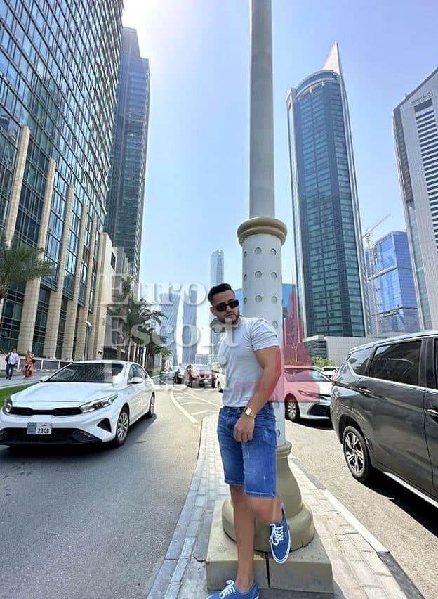 Saif, 29, escort in Dubai — brown hair, 175 cm (photo 5 of 13)