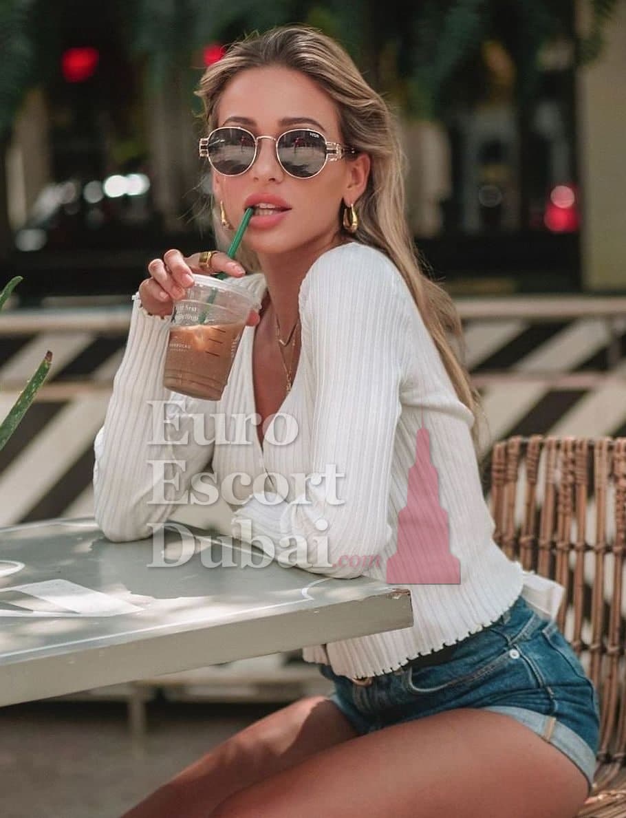 Lena, 22, escort in Dubai — 170 cm, brown hair (photo 6 of 6)