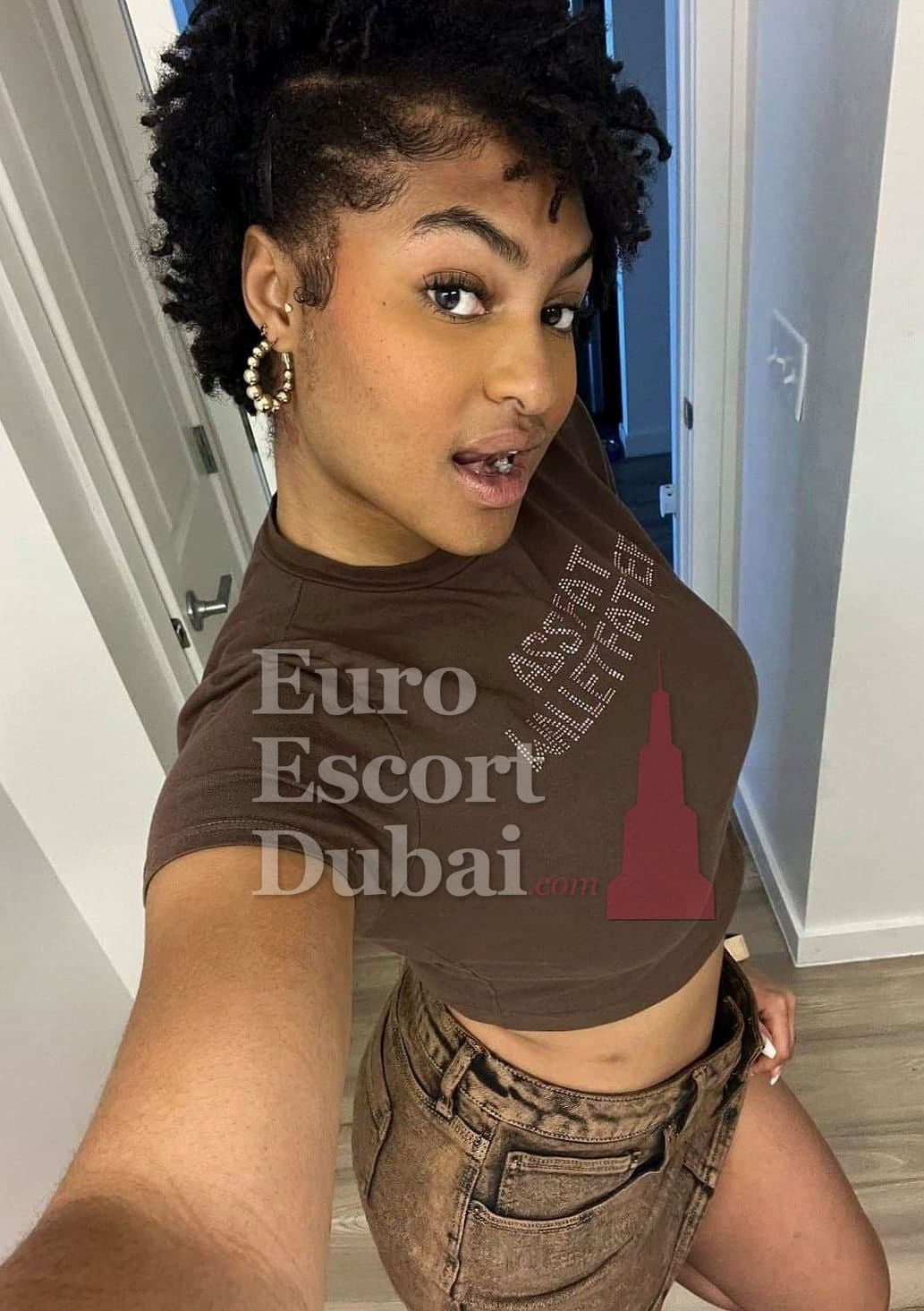 Zola, 26, escort in Dubai — black hair, French (photo 1 of 6)