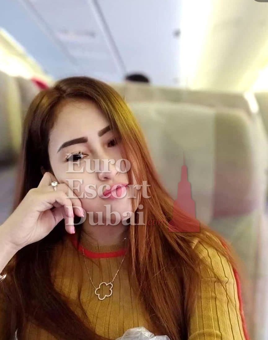 Sari, 26, escort in Dubai — brown hair, 160 cm (photo 3 of 7)