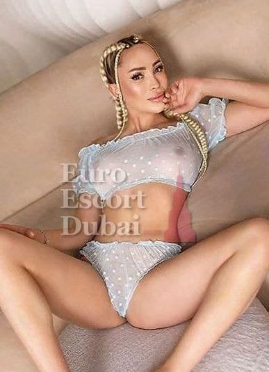 Genevieve, 25, escort in Abu Dhabi — German, 175 cm (photo 5 of 5)