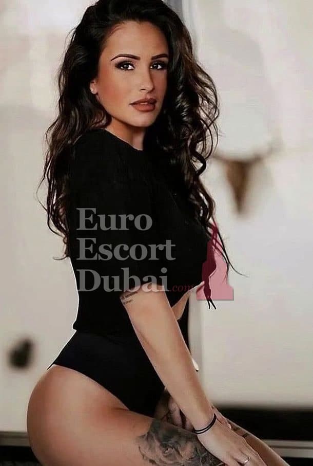 Aleyna, 28, escort in Dubai — Turkish, 170 cm (photo 5 of 6)
