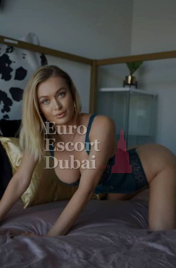Dina, 29, escort in Dubai — 160 cm, Polish (photo 2 of 4)