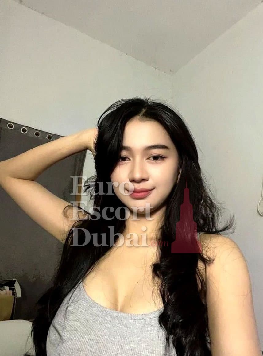 Siti, 22, escort in Dubai — black hair, Indonesian (photo 7 of 7)