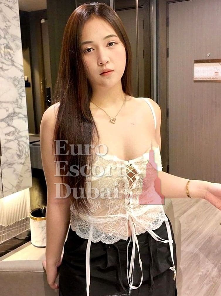 Chaewon, 24, escort in Dubai — Indonesian, 166 cm (photo 5 of 5)