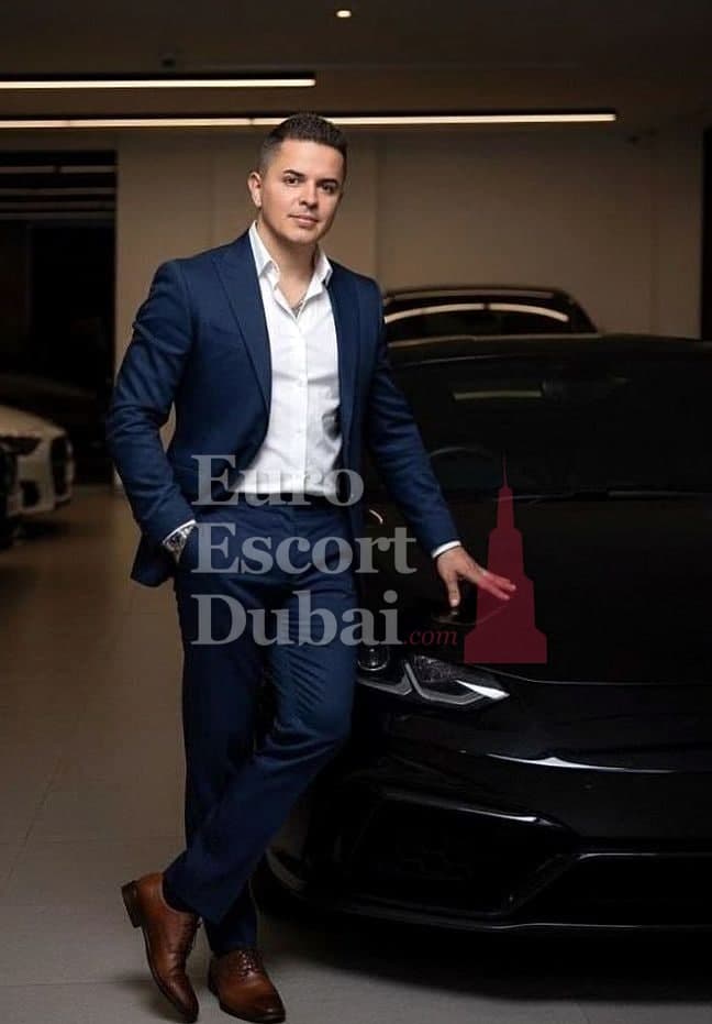 Arthur, 27, escort in Dubai — black hair, 178 cm (photo 1 of 8)