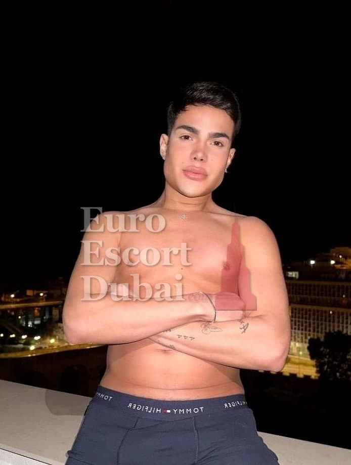Bruno, 20, escort in Al Ain — black hair, 170 cm (photo 3 of 13)