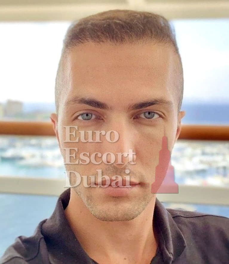 Finn, 25, escort in Dubai — brown hair, 188 cm (photo 3 of 12)