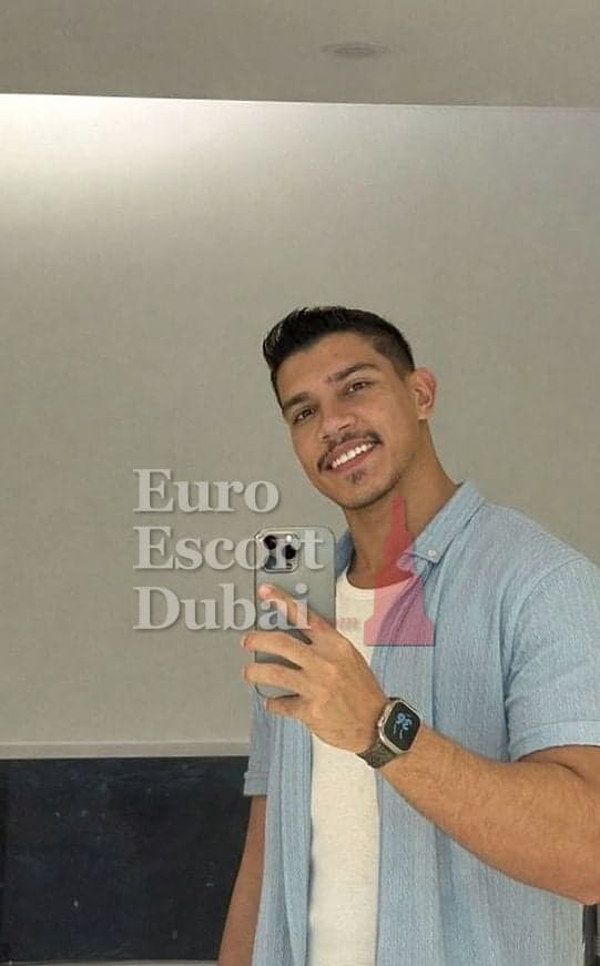 Idris, 25, escort in Dubai — 183 cm, black hair (photo 4 of 10)
