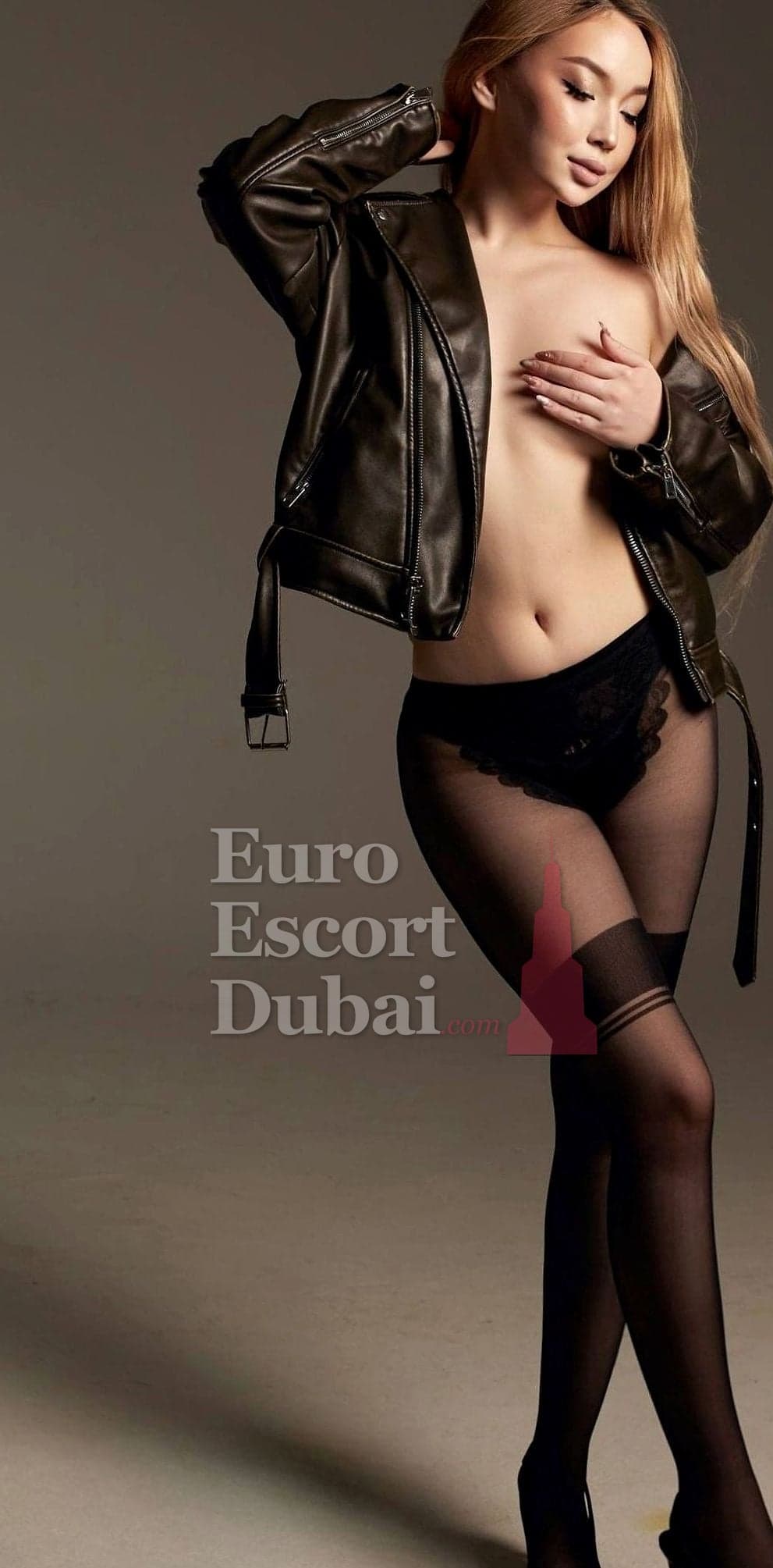 Fenna, 21, escort in Dubai — 167 cm, blonde hair (photo 4 of 13)