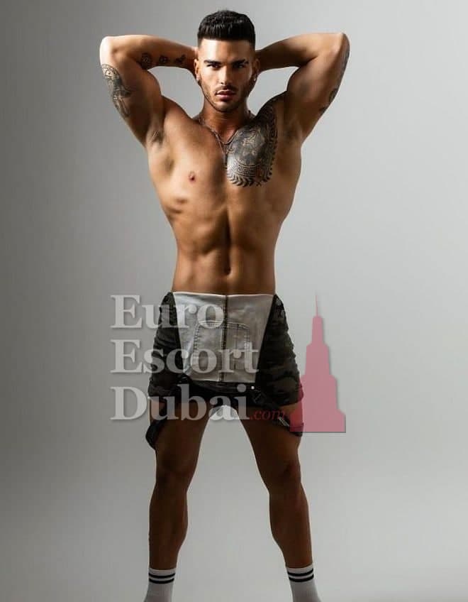 Lukas, 26, escort in Fujairah — 180 cm, black hair (photo 2 of 7)