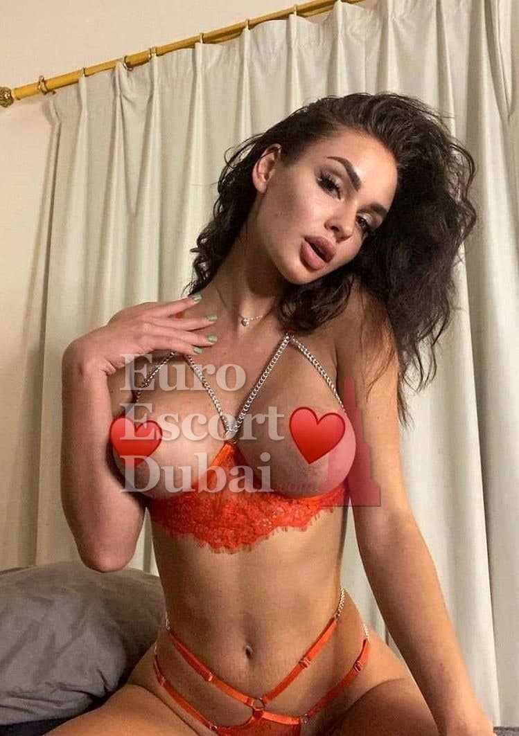 Brianna, 27, escort in Al Ain — Austrian, 175 cm (photo 5 of 6)