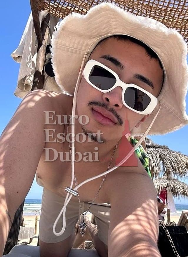 Leon, 23, escort in Dubai — 170 cm, black hair (photo 4 of 13)