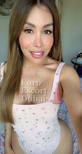 Jaqueline, 27, escort in Abu Dhabi — 167 cm, brown hair (photo 3 of 13)