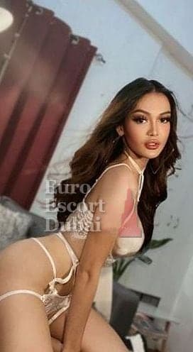 Yui, 23, escort in Dubai — black hair, Chinese (photo 13 of 13)