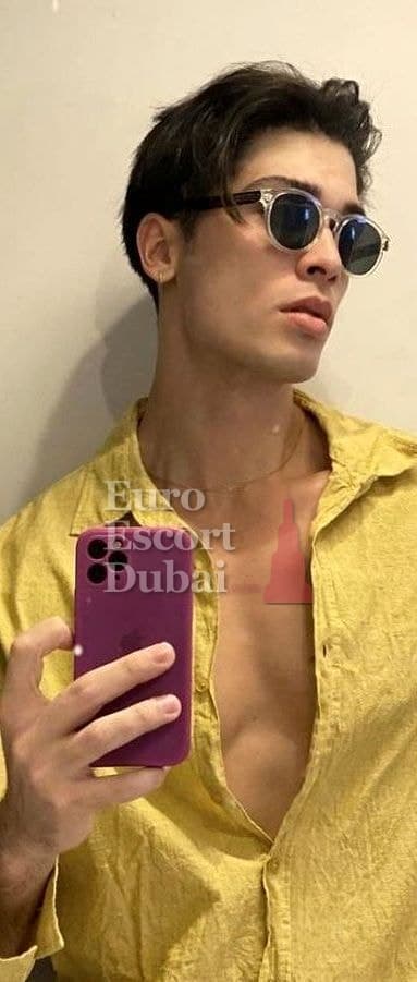 Sultan, 22, escort in Dubai — black hair, 185 cm (photo 7 of 8)