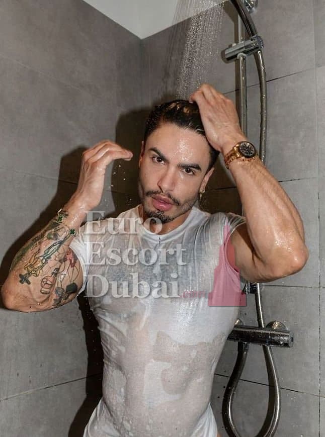 Nasser, 26, escort in Dubai — black hair, 170 cm (photo 9 of 13)