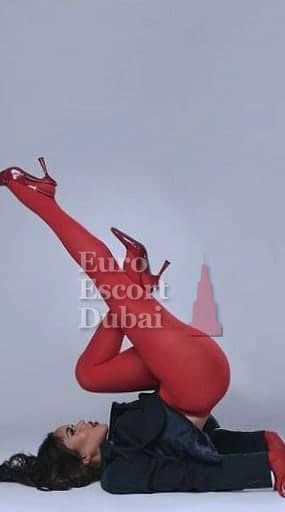 Fabiana, 28, escort in Dubai — Colombian, 155 cm (photo 8 of 13)