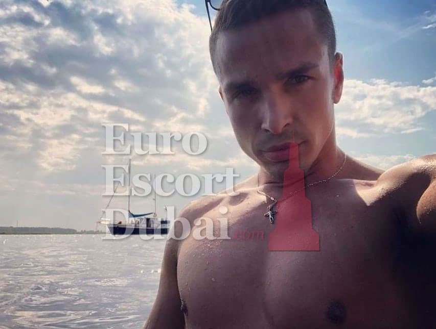 Lars, 28, escort in Dubai — brown hair, 185 cm (photo 13 of 13)