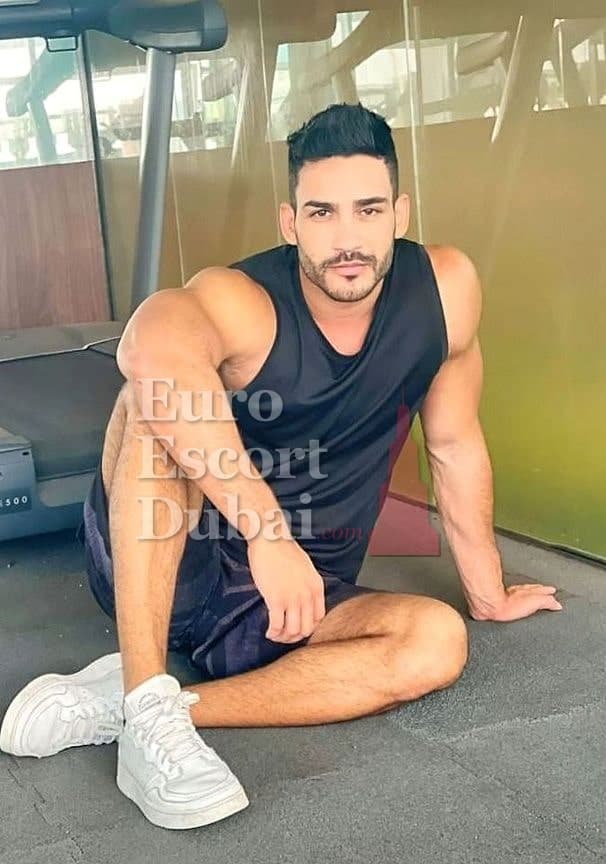 Yazan, 29, escort in Dubai — 180 cm, black hair (photo 12 of 13)