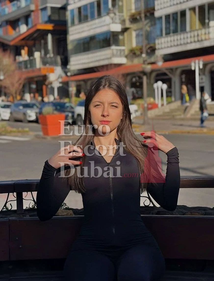 Destiny, 25, escort in Dubai — brown hair, 166 cm (photo 3 of 8)