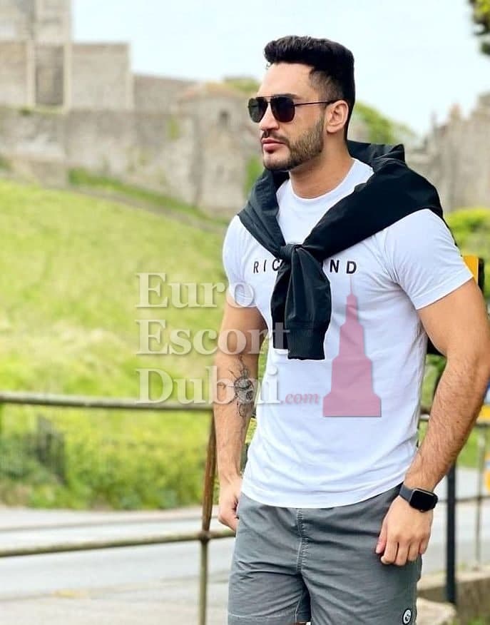 Yazan, 29, escort in Dubai — black hair, 180 cm (photo 11 of 13)