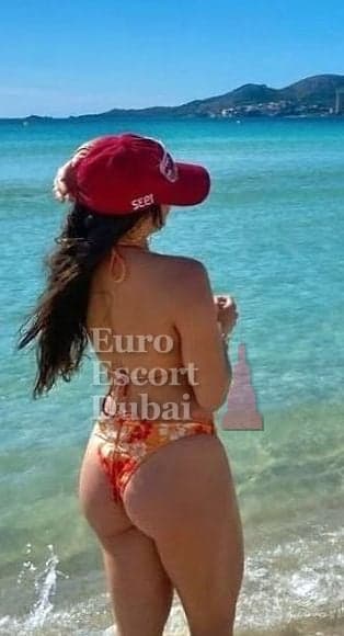 Hani, 25, escort in Dubai — 172 cm, black hair (photo 3 of 8)