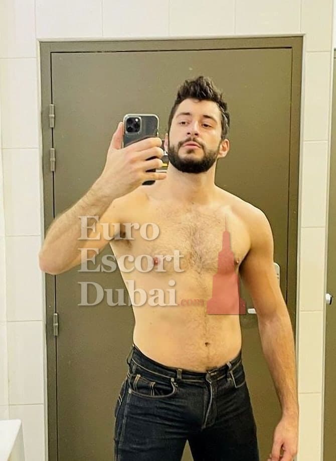 Wei, 31, escort in Dubai — black hair, 193 cm (photo 7 of 13)