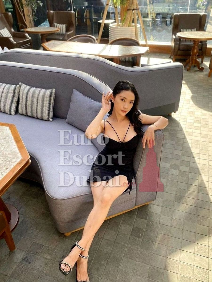 Nurul, 23, escort in Dubai — black hair, 164 cm (photo 3 of 6)