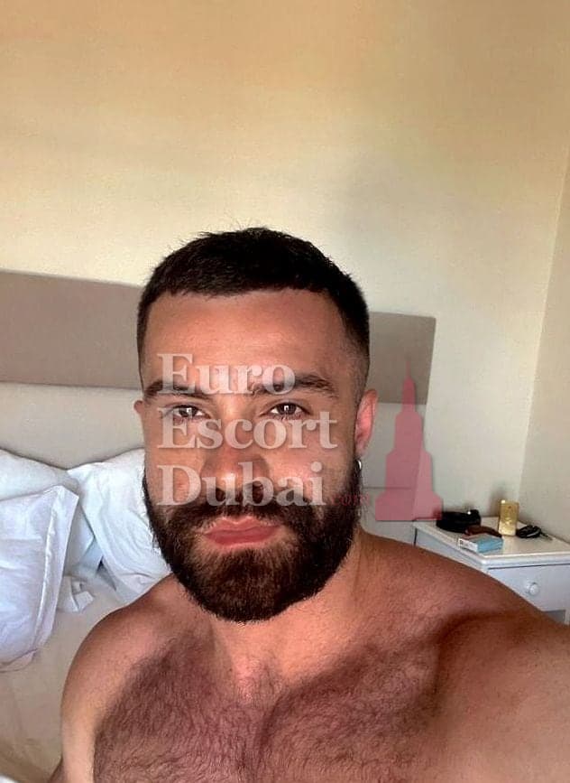 Mario, 29, escort in Dubai — black hair, 185 cm (photo 9 of 13)
