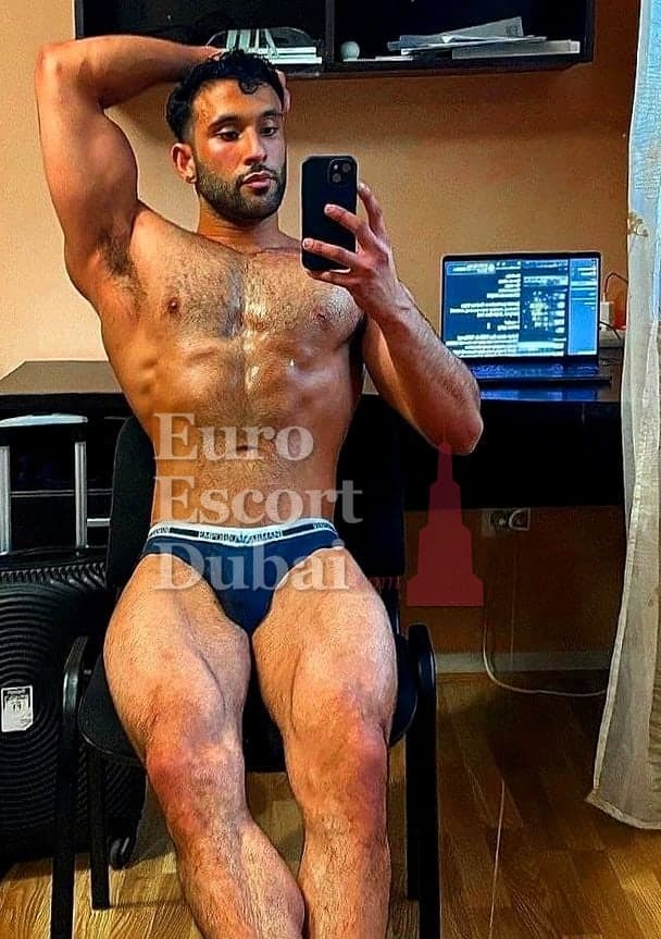 Faris, 25, escort in Dubai — black hair, 193 cm (photo 13 of 13)