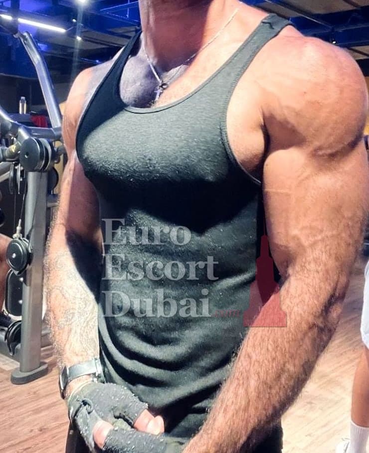 Felipe, 28, escort in Ras Al Khaimah — black hair, 175 cm (photo 13 of 13)