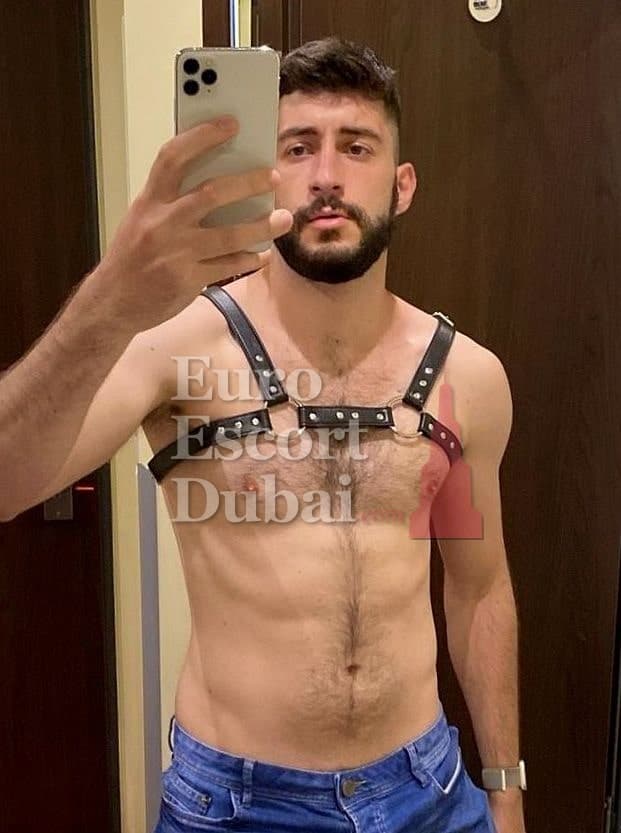 Wei, 31, escort in Dubai — 193 cm, black hair (photo 10 of 13)