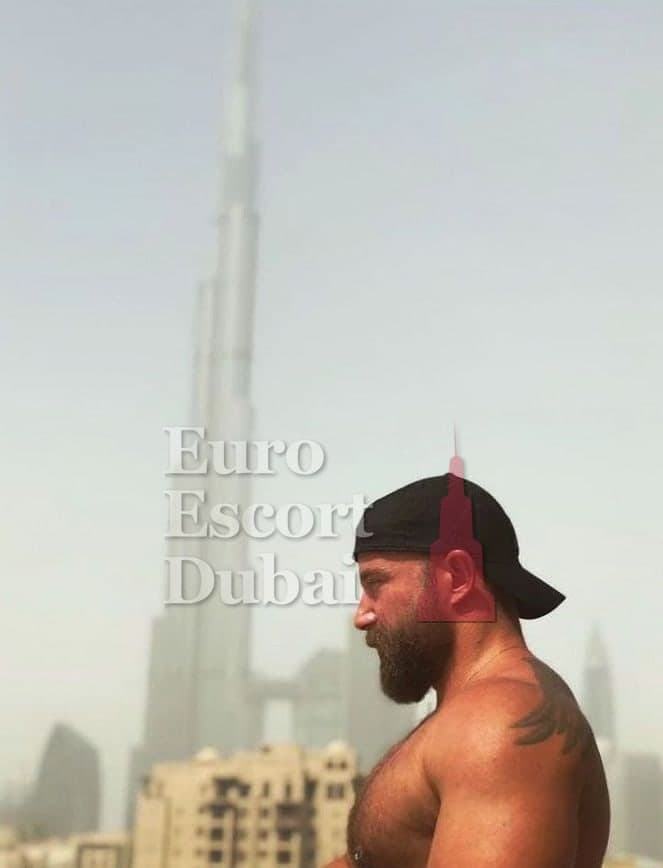 Bassam, 39, escort in Dubai — brown hair, 180 cm (photo 3 of 12)