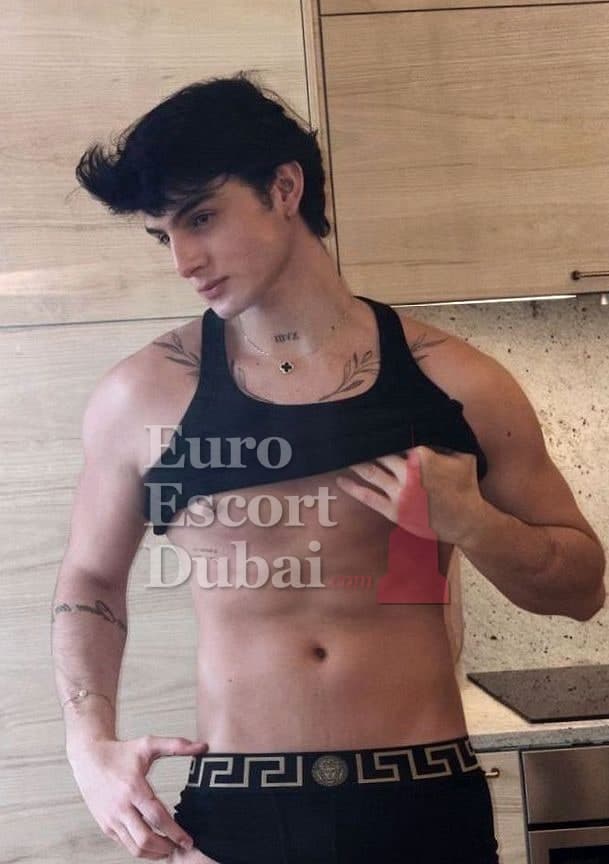 Carlos, 20, escort in Abu Dhabi — black hair, 180 cm (photo 1 of 13)