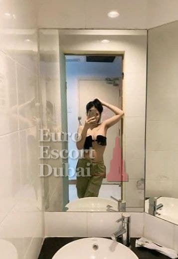 Milagros, 22, escort in Dubai — brown hair, Brazilian (photo 4 of 13)