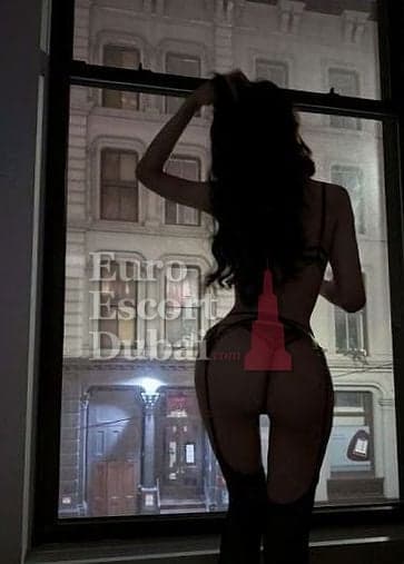 Iasmin, 18, escort in Dubai — 167 cm, brown hair (photo 9 of 9)