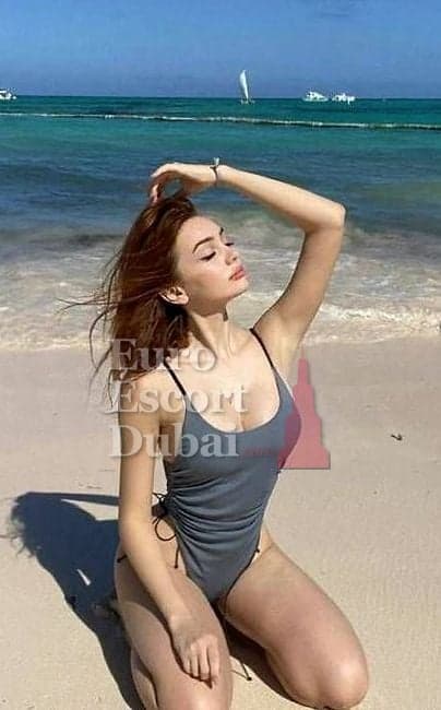 Delilah, 25, escort in Ajman — 167 cm, brown hair (photo 6 of 8)
