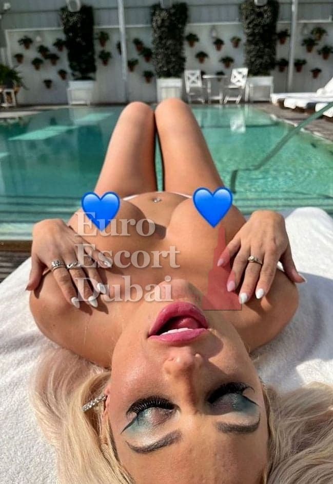 Nazli, 29, escort in Dubai — brown hair, 170 cm (photo 7 of 8)