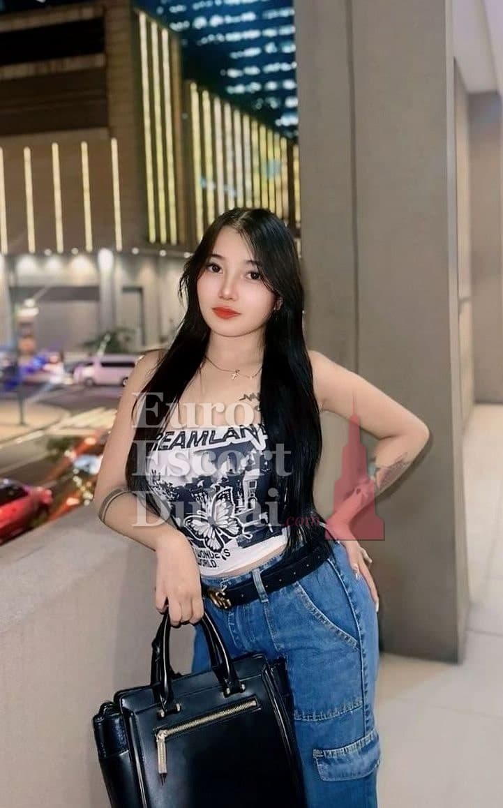 Sora, 30, escort in Dubai — black hair, 160 cm (photo 5 of 6)