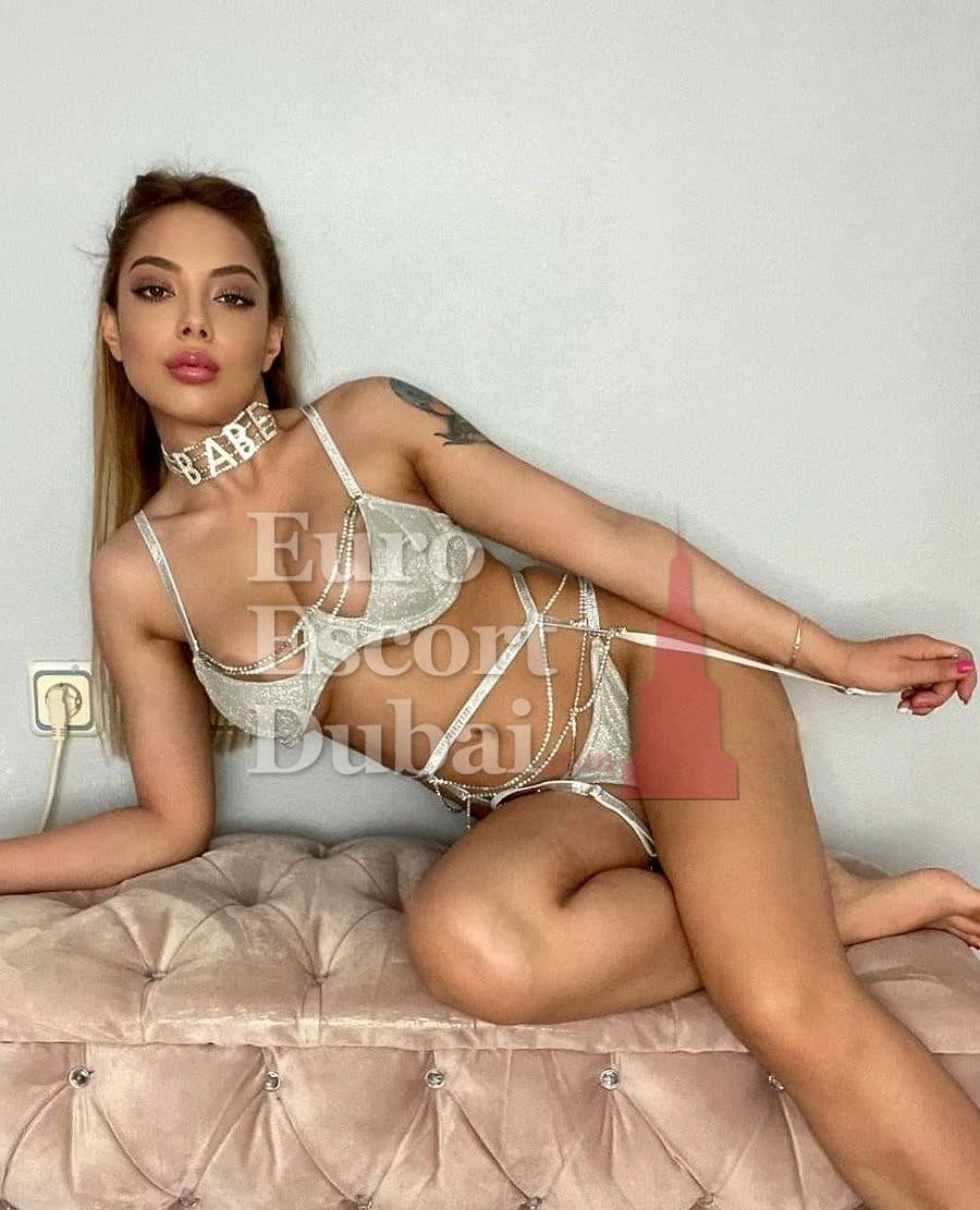 Yael, 25, escort in Dubai — black hair, Turkish (photo 1 of 4)