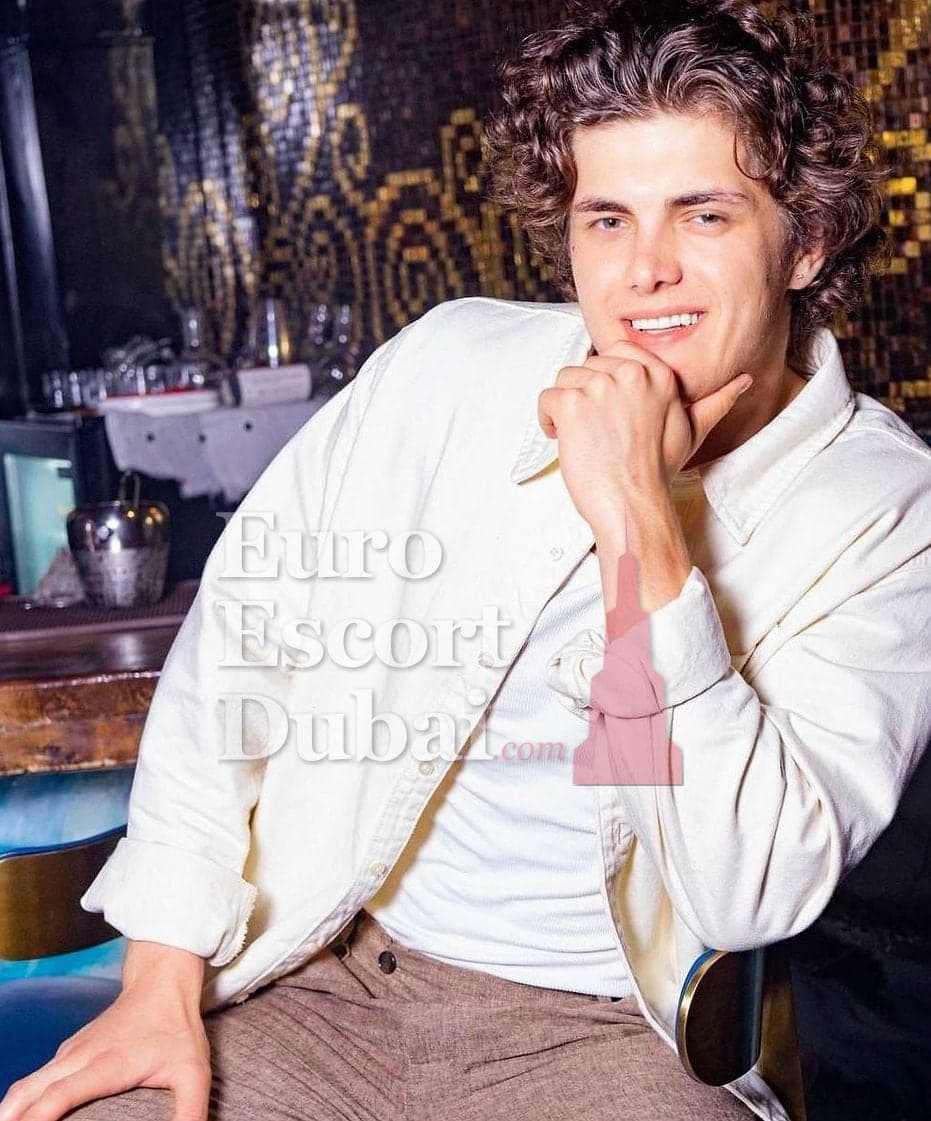 Dmitri, 25, escort in Dubai — brown hair, Russian (photo 1 of 13)